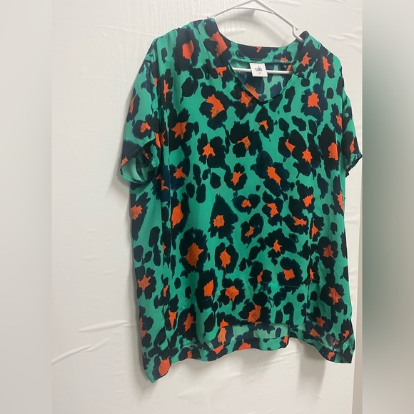 CABI #5023 Rita Animal Print Oversized Blouse Size XS (fits like a Large) - Picture 3 of 8